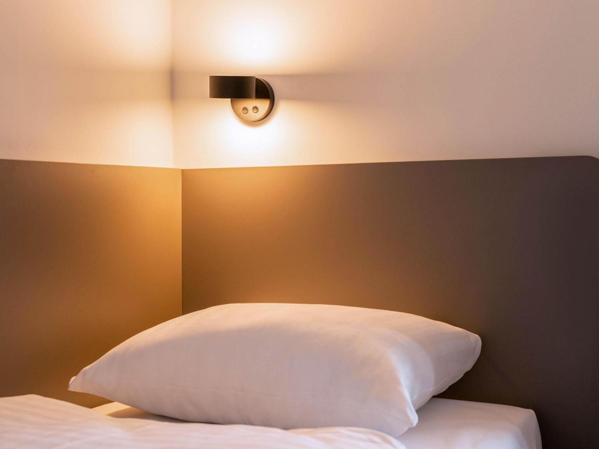 Twin Room,1698127450:JPEG